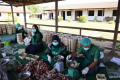 Latest Program: NU Salurkan Daging Kurban Pakai Besek Bambu dan Daun Pisang