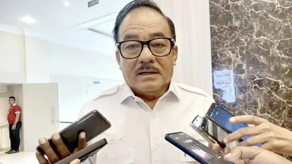 Anggota-Komisi-DPR-RI-IV-Robert-Kardinal-1