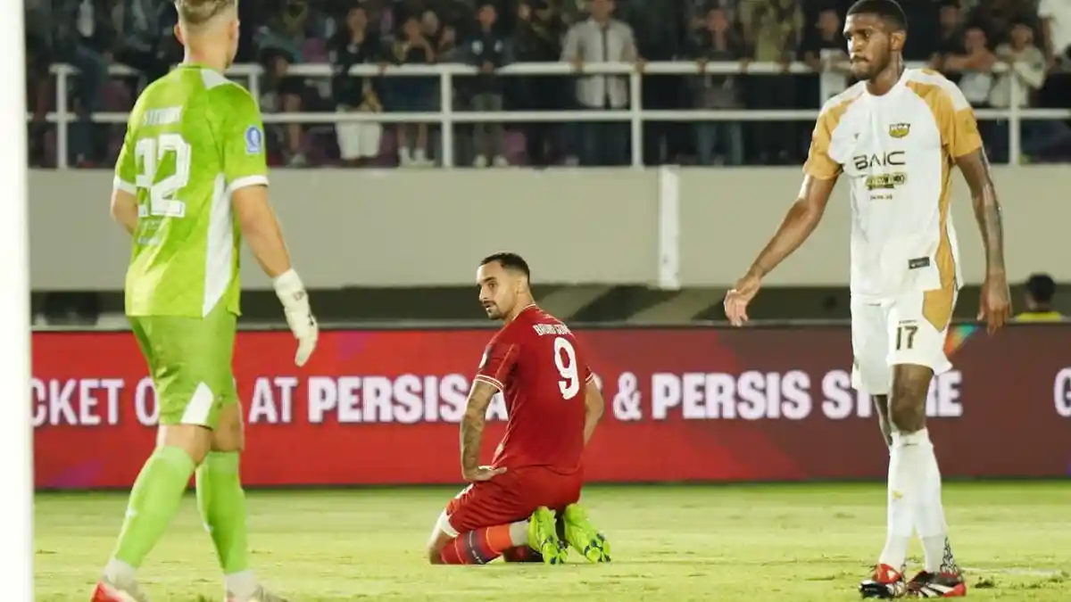 Bruno-Gomes-saat-laga-Persis-vs-Dewa-United