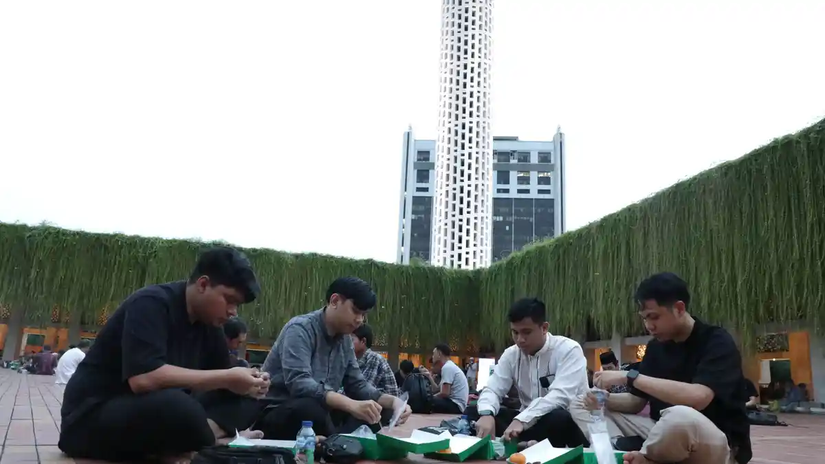 Buka-Puasa-Bersama-di-Masjid-Istiqlal_20260220_204557