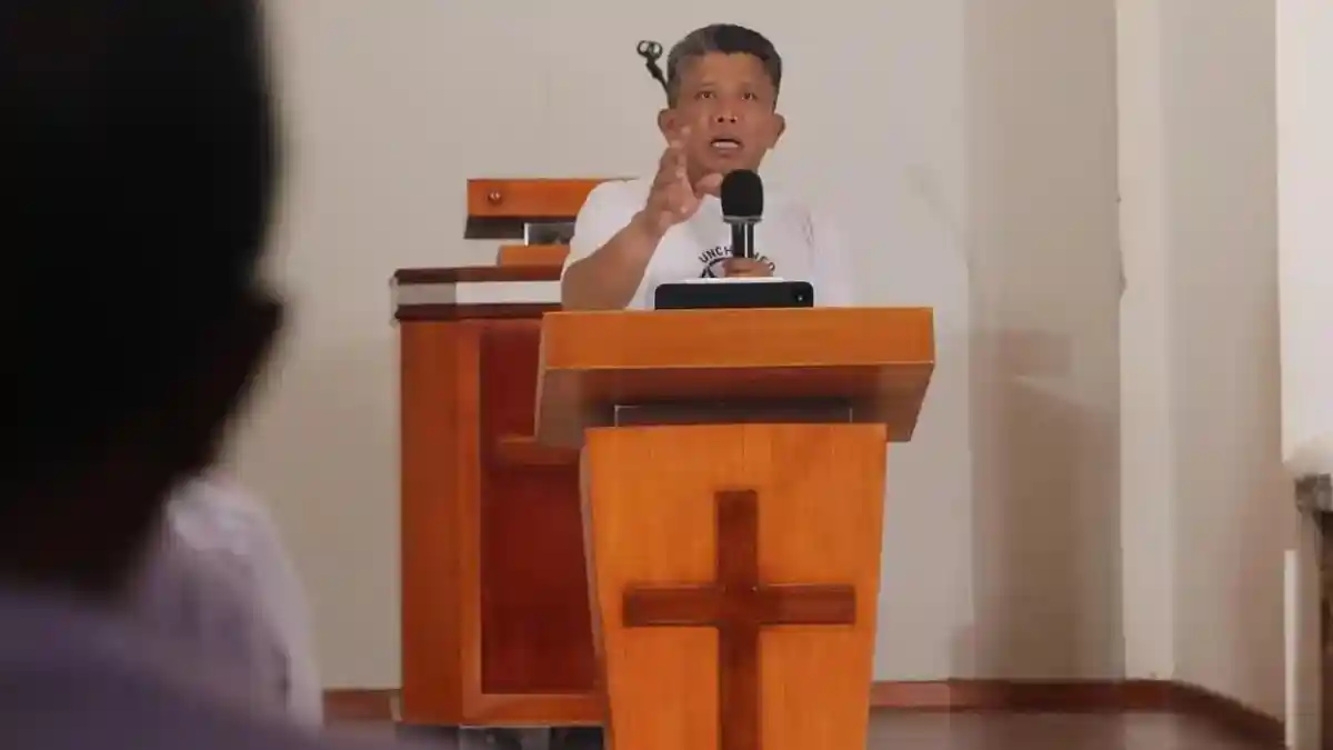 Ferdy-Sambo-Beri-Khutbah-di-Gereja-ss