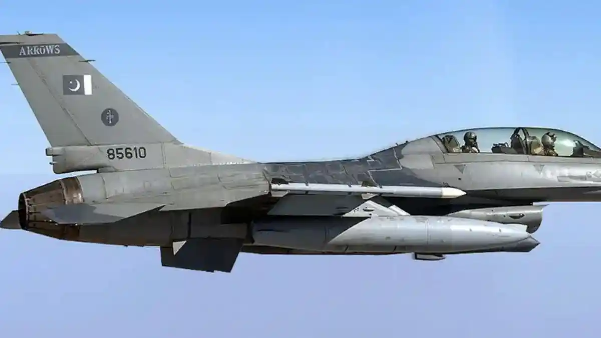 Foto-jet-tempur-F-16-Pakistan