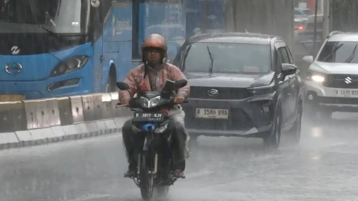 Potensi Cuaca Ekstrem Besok – Sabtu 23 Mei 2026: DKI Jakarta Diprakirakan Hujan Sangat Lebat
