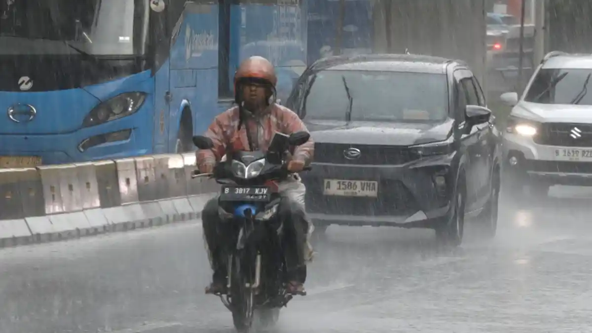 Hujan-Jakarta-Mengandung-Mikroplastik_20251103_163356