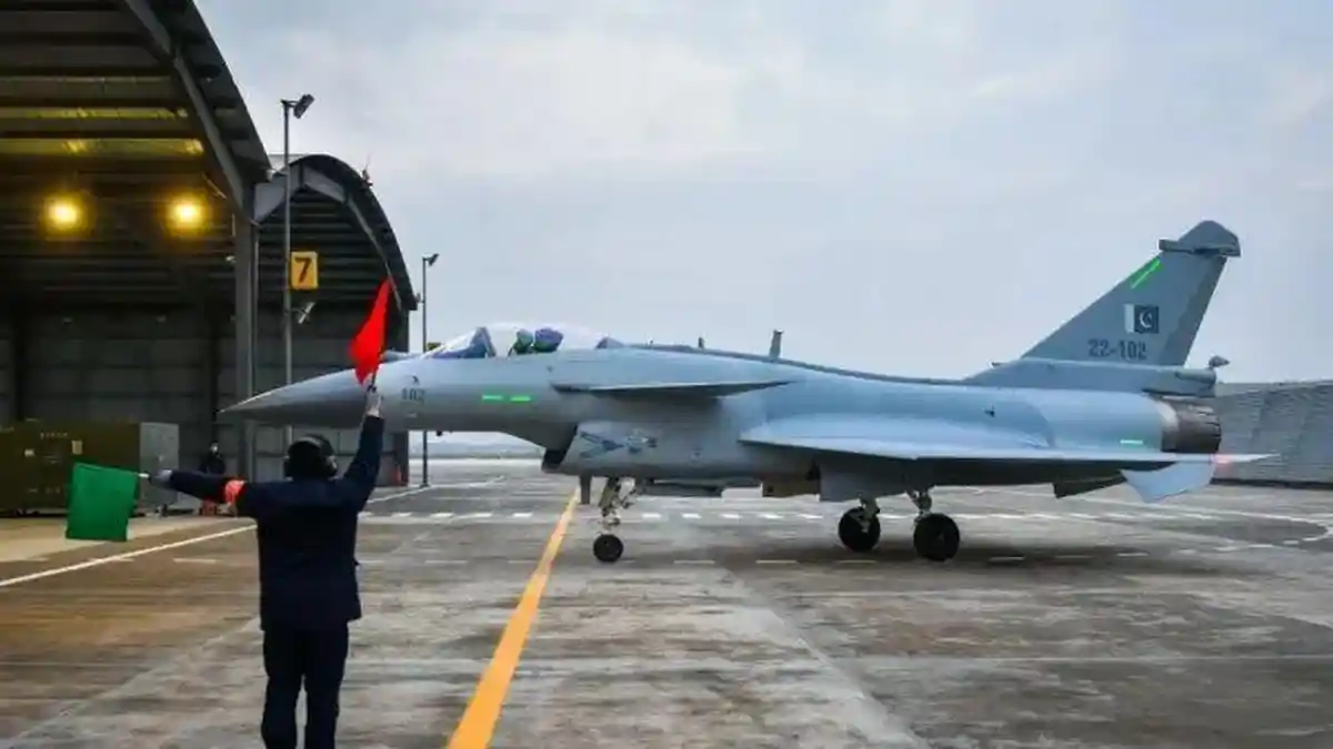 Jet-tempur-J-10C-Pakistan-yang-digunakan-skuadron-15-Cobra-Angkatan-Udara