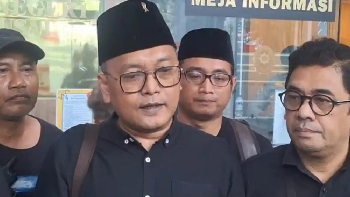 Juru-Bicara-PDIP-Guntur-Romli-di-Pengadilan-Tipikor-Jakarta-216