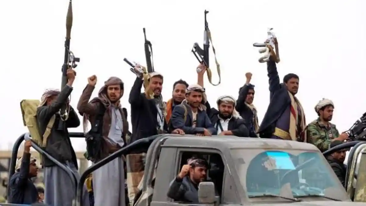 MILISI-HOUTHI-Anggota-milisi-gerakan-Houthi-Yaman