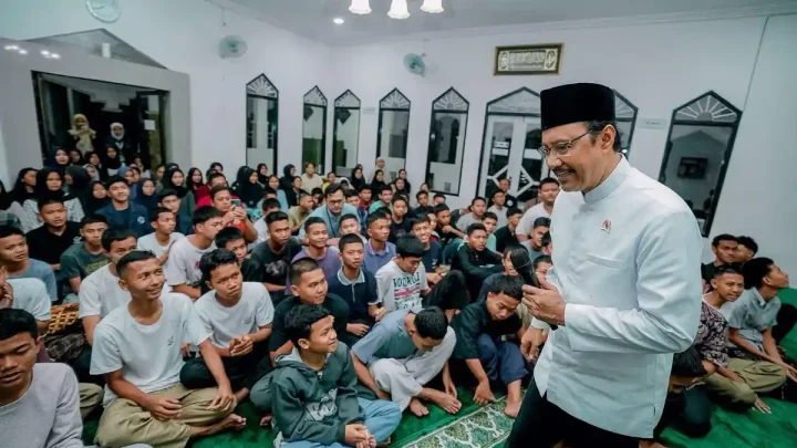 Key Issue: Mensos Gus Ipul Apresiasi Prestasi Siswa Sekolah Rakyat di Surakarta