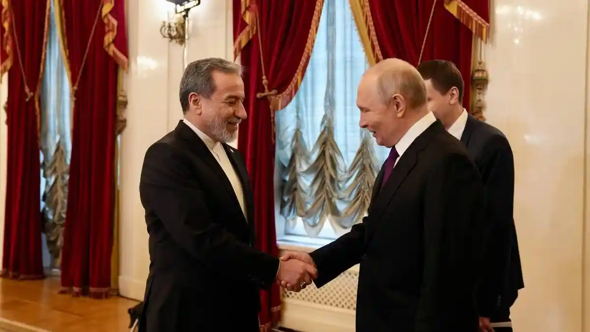Menteri-Luar-Negeri-Iran-Abbas-Araghchi-di-aku-putin