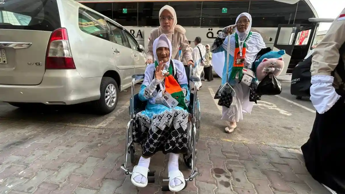 Momen-Mbah-Marsiyah-Pertama-Kali-Lihat-Kabah-Sudah-Diharapkan-Sejak-Lama