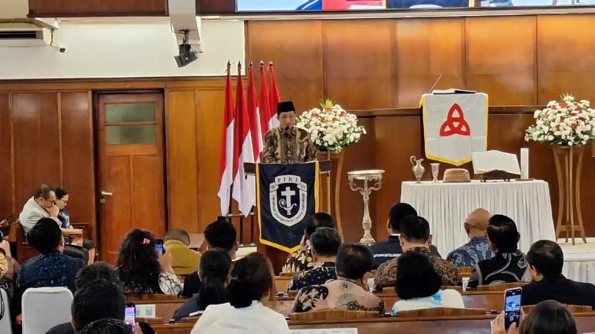 Nasaruddin-Umar-memberikan-sambutan-dalam-acara-serah-terima-kepengurusan-PIKI