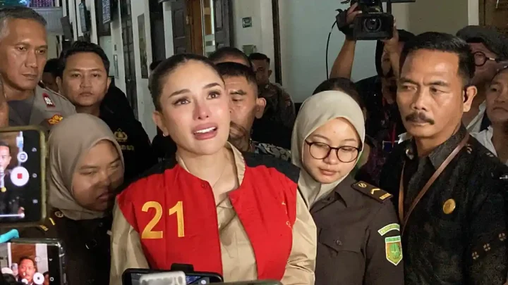 Kabar Nikita Mirzani di Dalam Penjara – Alami Pergeseran Tulang Belakang hingga Jalani Operasi
