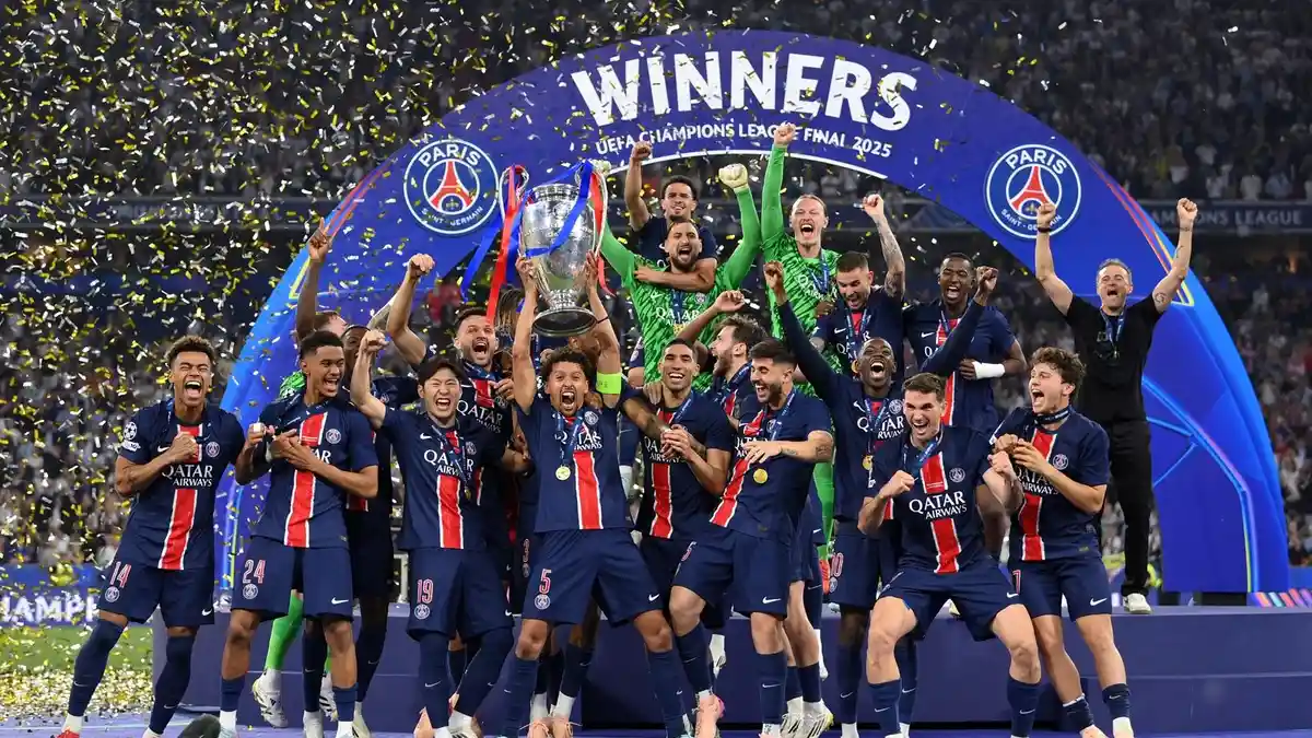 Para-pemain-Paris-Saint-Germain-PSG-merayakan-gelar-juara-Liga-Champions