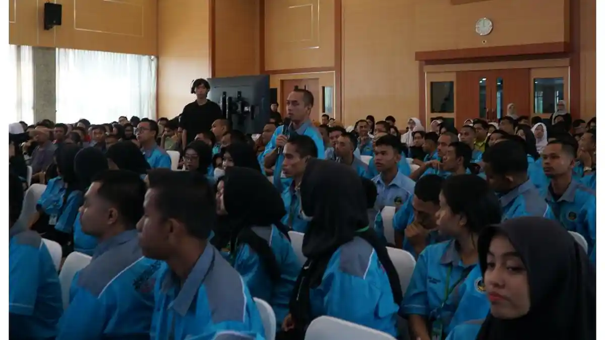 Penyandang-disabilitas-peserta-diskusi-publik-bertema-Regulasi-AI-di-Indonesia