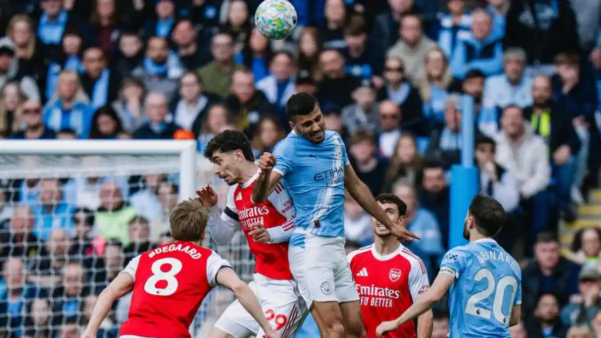 Potret-duel-pertandingan-Manchester-City-vs-Arsenal-dalam-pekan-ke-33-Liga-Inggris