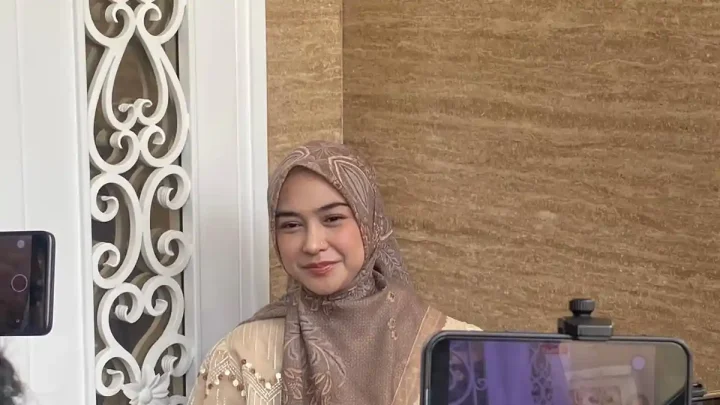 Setelah Operasi Hidung – Ria Ricis Kebanjiran Endorse Make Up