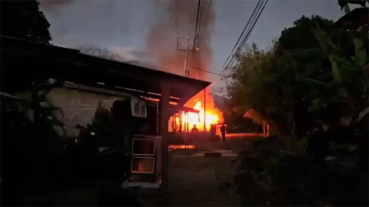 UPDATE Bentrok Antarwarga di Adonara NTT – Belasan Rumah Terbakar dan 5 Warga Terluka