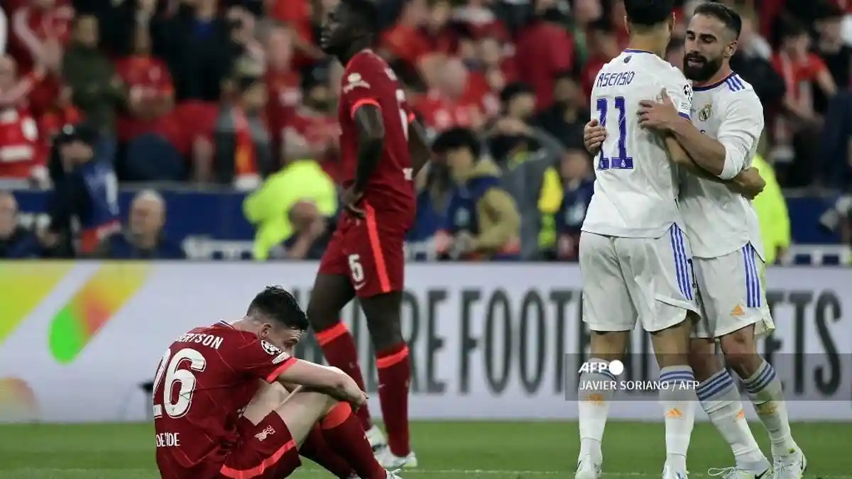 dua-pemain-real-madrid-marco-asensio-tengah-dan-dani-carvajal-melakukan-selebrasi
