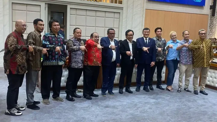 Latest Program: DPR Bongkar Dugaan Oligopoli yang Bikin Sineas Indie ‘Mati Pelan-pelan’