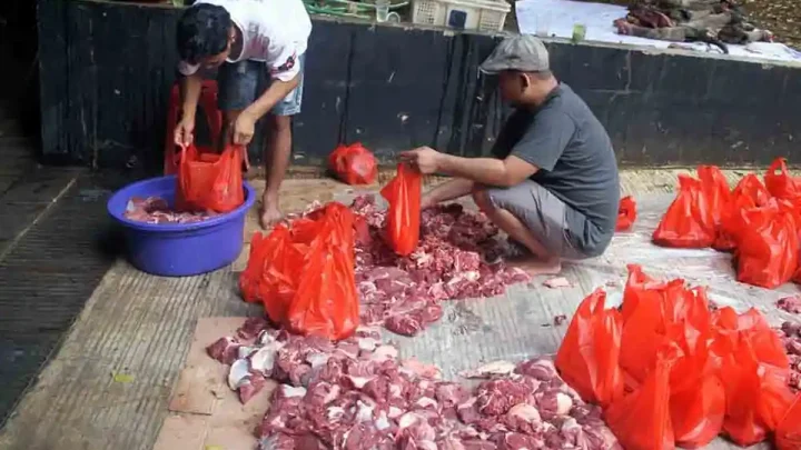 Facing Challenges: Cara Menangani dan Menyimpan Daging Kurban: Pisau Harus Tajam, Sebelum Disimpan Tak Perlu Dicuci