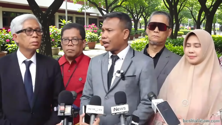 Kuasa Hukum Roy Suryo ke Jokowi: Bersikap Gentle – Tidak Perlu Menekan agar Klien Kami Ditahan
