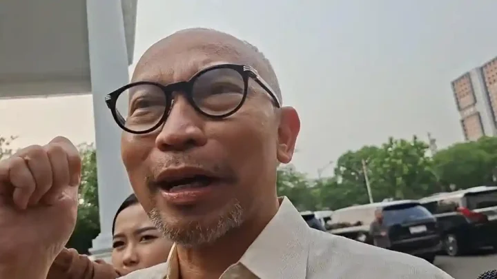 Topics Covered: Chatib Basri Bertemu Prabowo di Istana, Ingatkan Pelemahan Rupiah Bikin Harga Barang jadi Naik