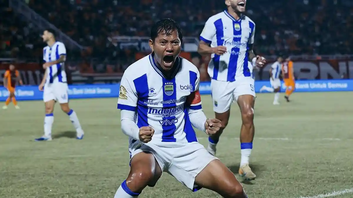 Gelandang-Persib-Bandung-Adam-Alis-merayakan-gol-saat-melawan-Persib-Bandung-di-Super-League
