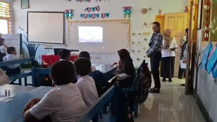 Main Agenda: Konjen Australia Tinjau Sekolah Inklusif bagi Siswa Berkebutuhan Khusus di SDN 1 Teros