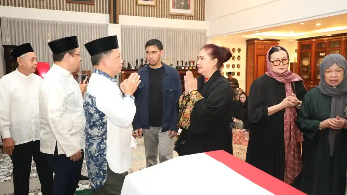 Mendagri-Tito-Sampaikan-Duka-Mendalam-atas-Wafatnya-Ryamizard-Ryacudu