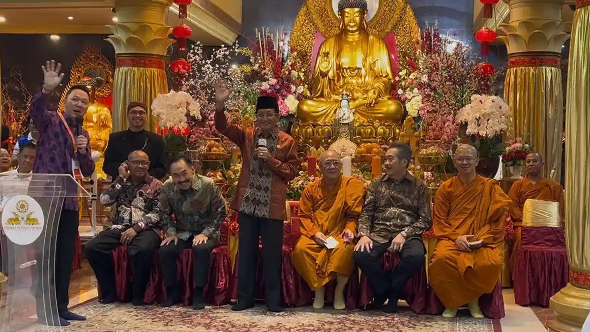 Menteri-Agama-Nasaruddin-Umar-menghadiri-perayaan-Hari-Tri-Suci-Waisak-2570-BE