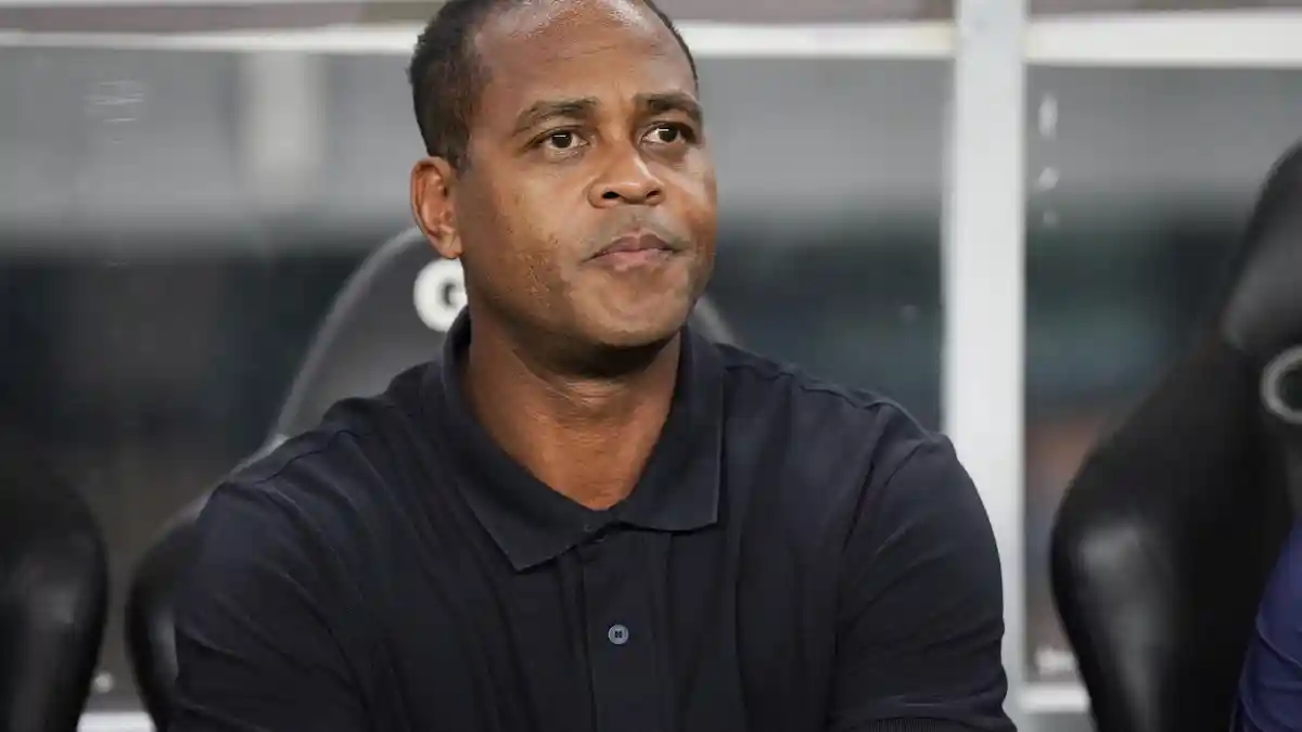 Pelatih-Timnas-Indonesia-Patrick-Kluivert-menyaksikan-pertandingan-timnya-melawan-China-Taipei