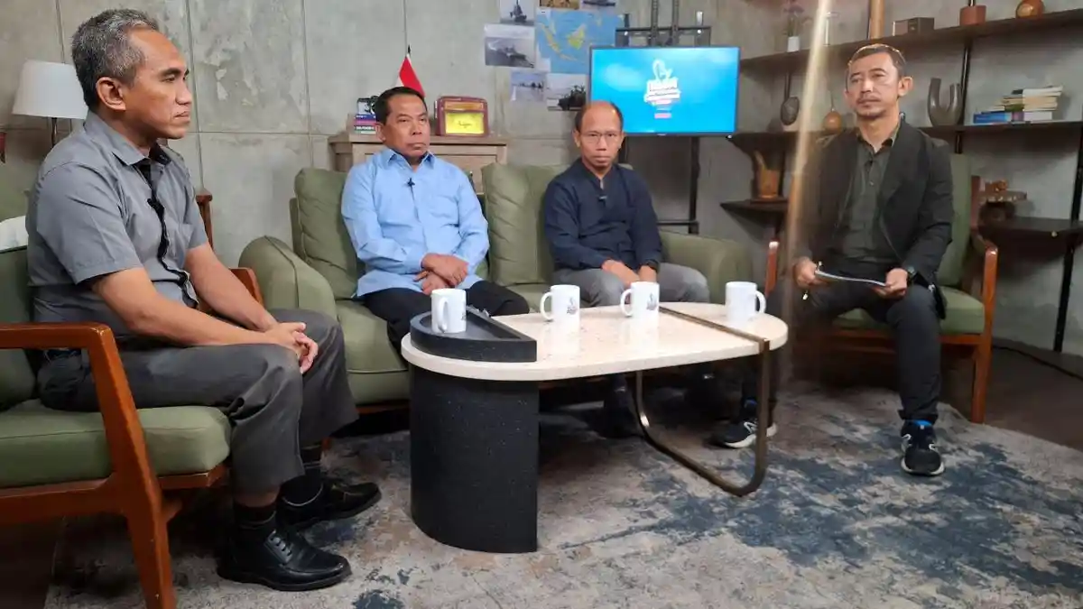 Pengamat-pertahanan-Alman-Helvas-Ali-Agung-Pramono-ekonom-INDEF-Eko-Listiyanto