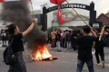 Topics Covered: Demo di Kota Sukabumi Ricuh, Mahasiswa di Medan Bakar Ban di Depan Kantor Kodim