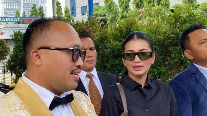 Key Issue: Merasa Difitnah, Ratu Sofya Resmi Laporkan Produser Film ‘Dosa’ ke Polda Metro Jaya