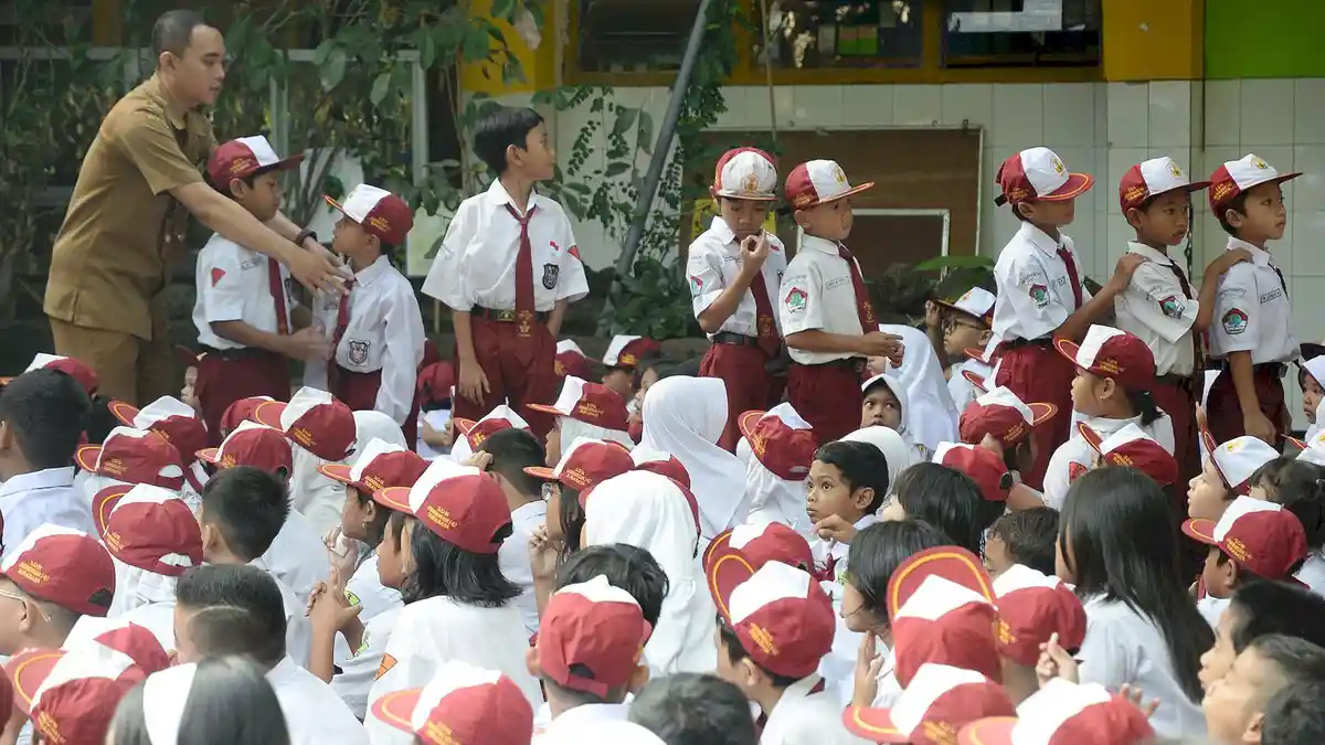 Siswa-Tetap-Semangat-Masuk-Sekolah-Setelah-Libur-Lebaran-2026_20260330_122947
