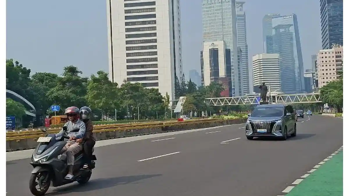 Situasi-lalu-lintas-di-Jalan-Jenderal-Sudirman-Jakarta