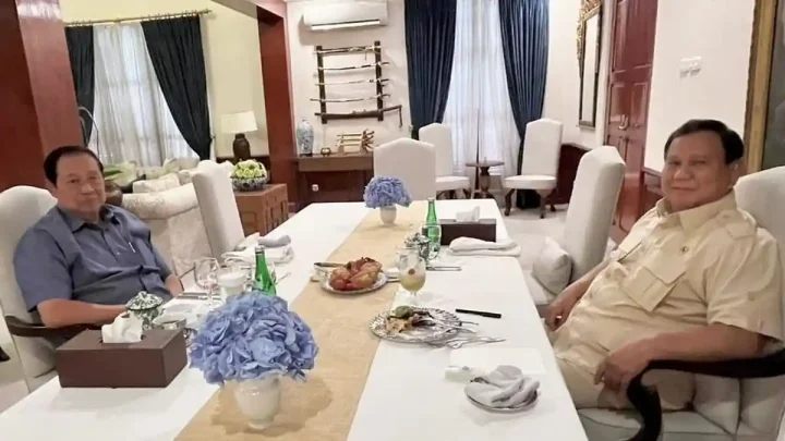 What Happened During: Emrus Kritik Teddy Bandingkan Kunjungan Luar Negeri SBY dan Prabowo saat Jawab Dino Patti Djalal