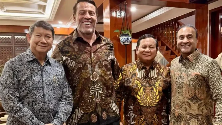 New Policy: Profil Tony Robbins, Pengusaha AS Disebut Menangis Dengar Program MBG Prabowo