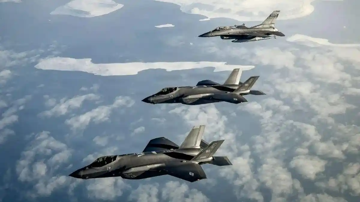 jet-tempur-Amerika-F-35-Lightning-II-dan-F-16