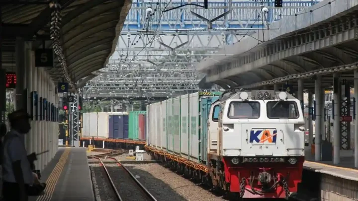Key Strategy: 1,6 Juta Ton Barang Diangkut via Kereta Api, Setara Pangkas 60 Ribu Perjalanan Truk di Jalan Raya