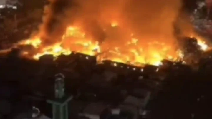 Latest Update: Kebakaran di Kemayoran: Tiga Orang Terluka, 500 Kepala Keluarga Terdampak