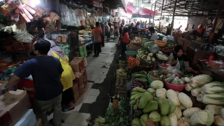 Key Issue: Masyarakat dan Pegadang Sembako Pusing Beban Hidup Makin Berat: Sekarang Semua Serba Mahal