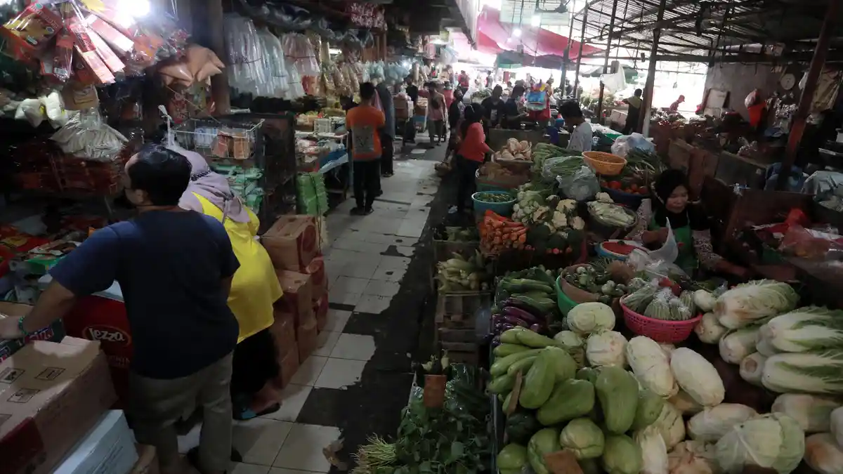 omzet-pedagang-pasar-tradisional-menurun_20210722_140739