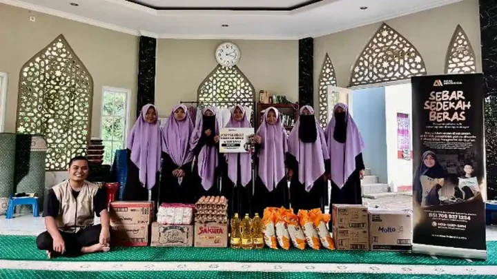Latest Program: Sebar Bantuan Sembako, Yayasan Amal Indonesia Sasar Pesantren Tahfiz dan Disabilitas