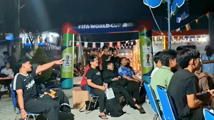 Perjuangan Melek Mata hingga Dini Hari – Suporter Swiss Teruskan Pesta Sampai Pagi