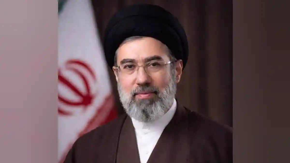 Potret-Pemimpin-Tertinggi-Iran-Mojtaba-Khamenei-yang-diunggah-s