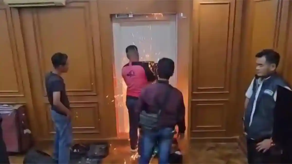 Roy-Ahli-Duplikat-Kunci-Bantu-Penggeledahan-di-Sentul