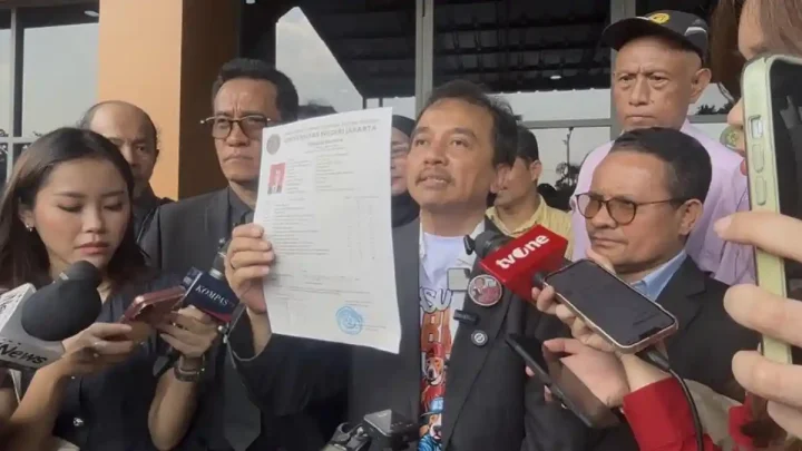 Roy Suryo Santai Dipolisikan Buntut Polemik Ijazah S3 UNJ – Pamer Transkrip Akademik IPK 3,86