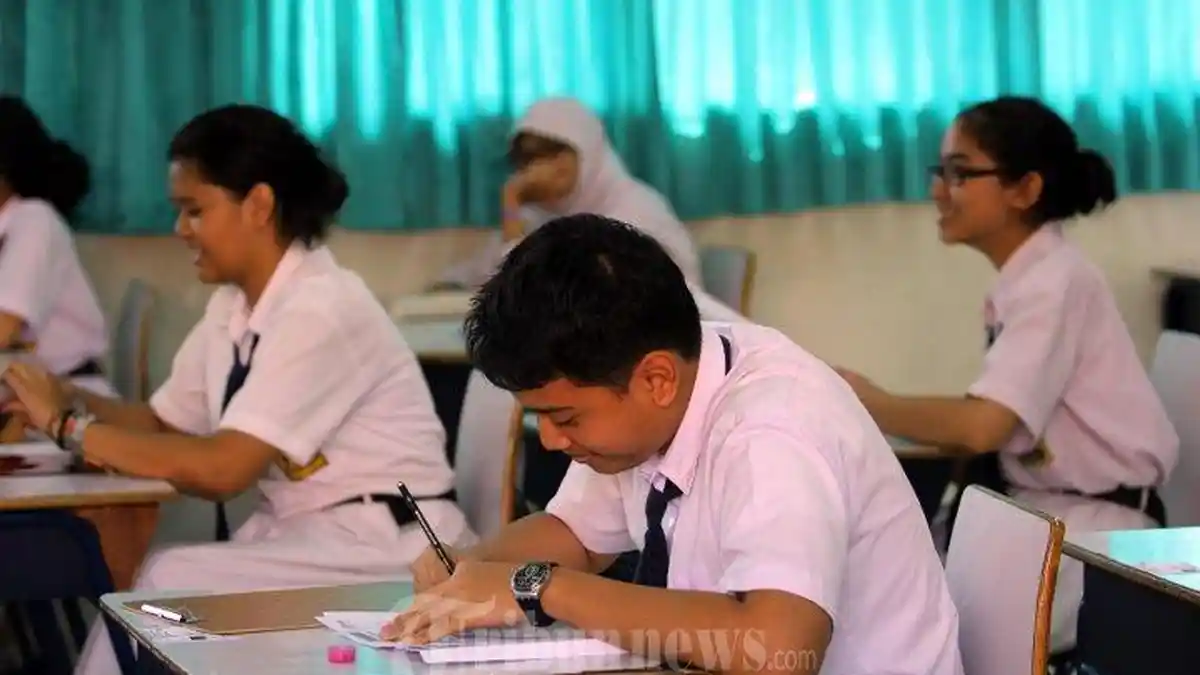 SISWA-SMP-UJIAN-01
