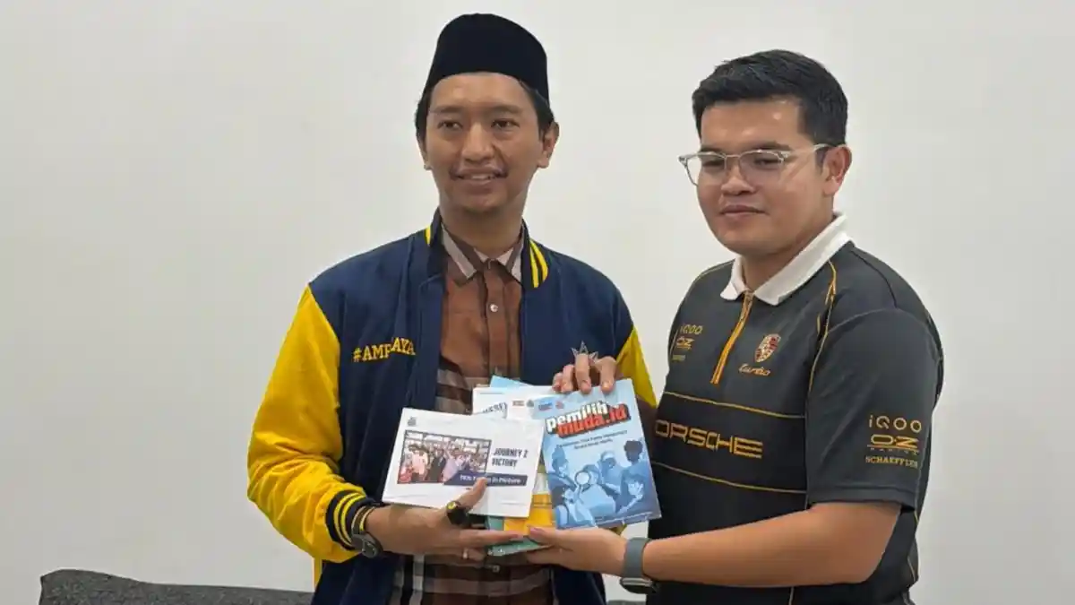 Sekjen-DPP-AMPI-Arief-Rosyid-Hasan-yang-menyambut-Muhammad-Syahmi-Shamsuddin